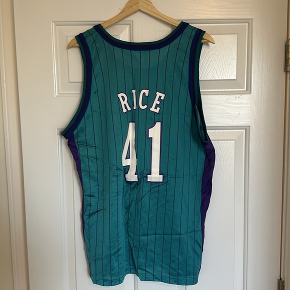 Vintage Charlotte Hornets Jersey made by Champion - Picture 2 of 2